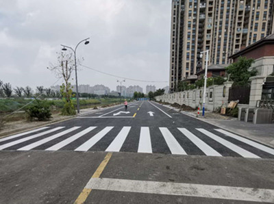 南通新建楼盘道路画线
