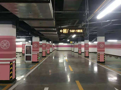 南通小区停车场地面划线