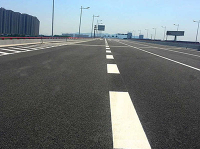 南通道路中间白实线